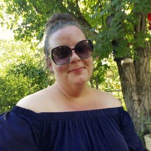 Meet your Posher, Alicia